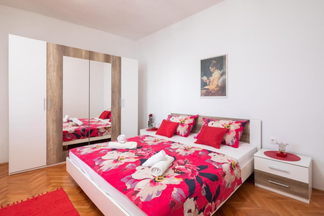 Sky Way Apartments Dugi Rat Exterior foto